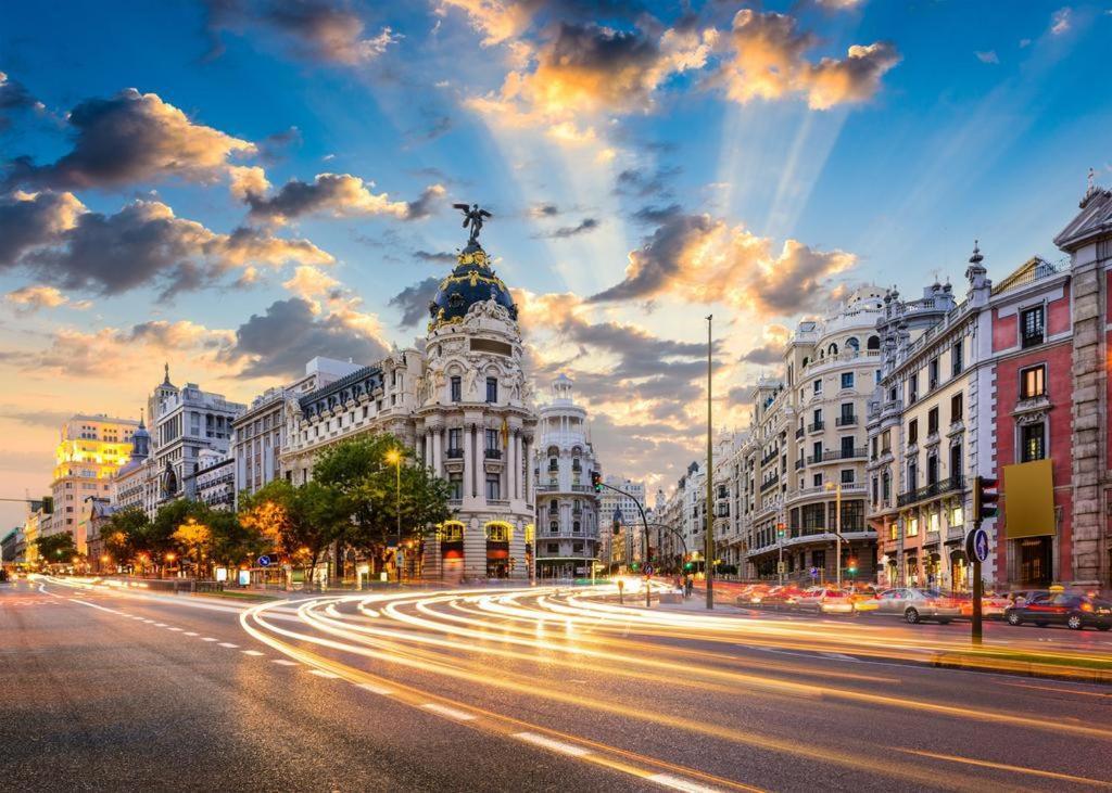 M&F 7 Rooms/7 Bathrooms Over Gran Via Мадрид Екстер'єр фото