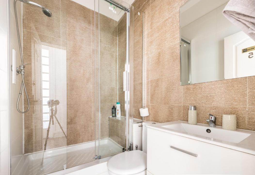 M&F 7 Rooms/7 Bathrooms Over Gran Via Мадрид Екстер'єр фото